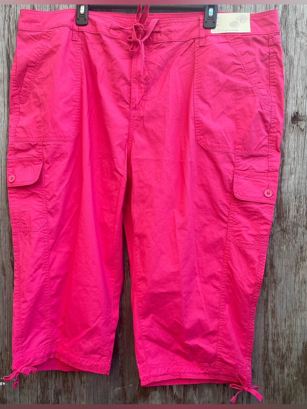 St. John's Bay Bright Pink Cargo Capris